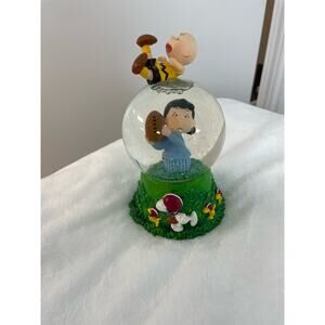 Peanuts Collection Westland Giftware "Aaugh!" 8204 musical snowglobe figurine
